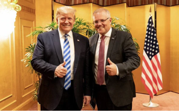 Donald Trump and Scott Morrison making thumbs up gestures